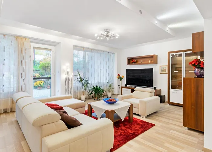 Family With Garden View براتسيلافا