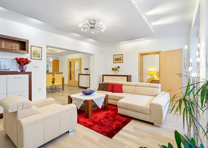 Family With Garden View * براتسيلافا