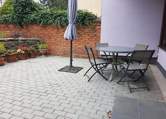 Family With Garden View Apartmán